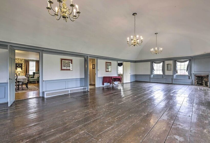 Elegant Norwich House W/ Billiards Room & Ballroom