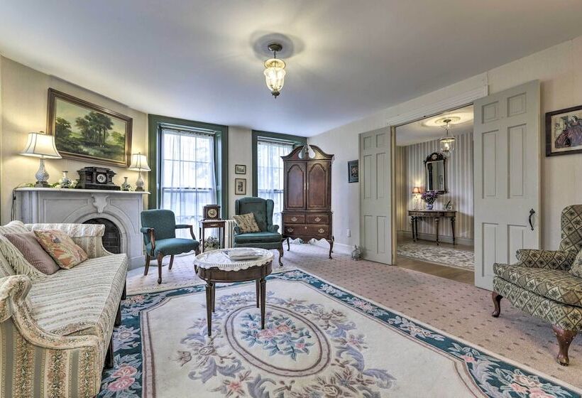 Elegant Norwich House W/ Billiards Room & Ballroom