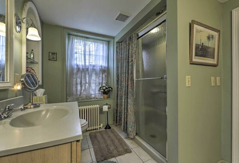 Elegant Norwich House W/ Billiards Room & Ballroom