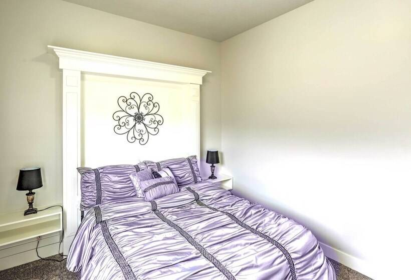 Elegant Smithfield Home W/ Views 6 Mi To Usu!