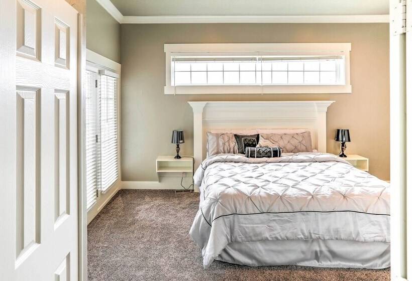 Elegant Smithfield Home W/ Views 6 Mi To Usu!