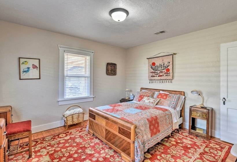 Eureka Cottage Near Sequoia Park & Old Town!