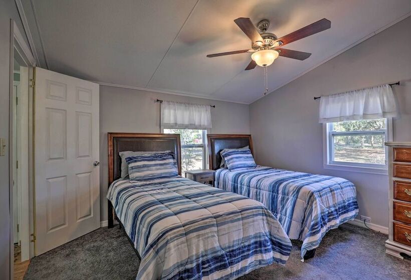 Family Florida Lake House: Private Screened Porch