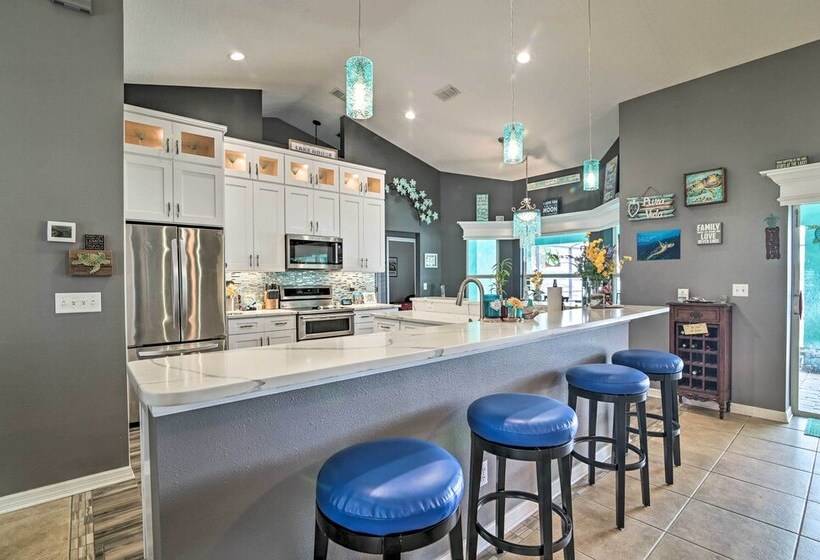 Florida Family Home W/ Dock On Saw Mill Lake!