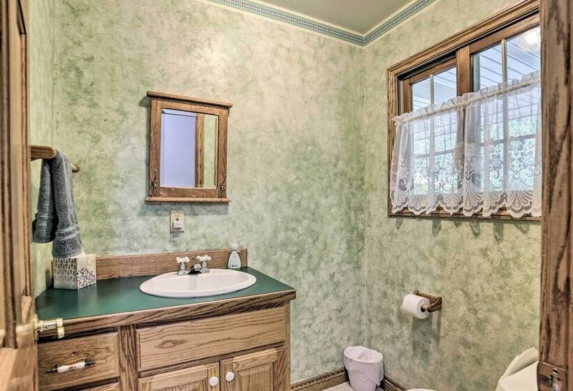 Family Friendly Retreat On Long Noble Lake!