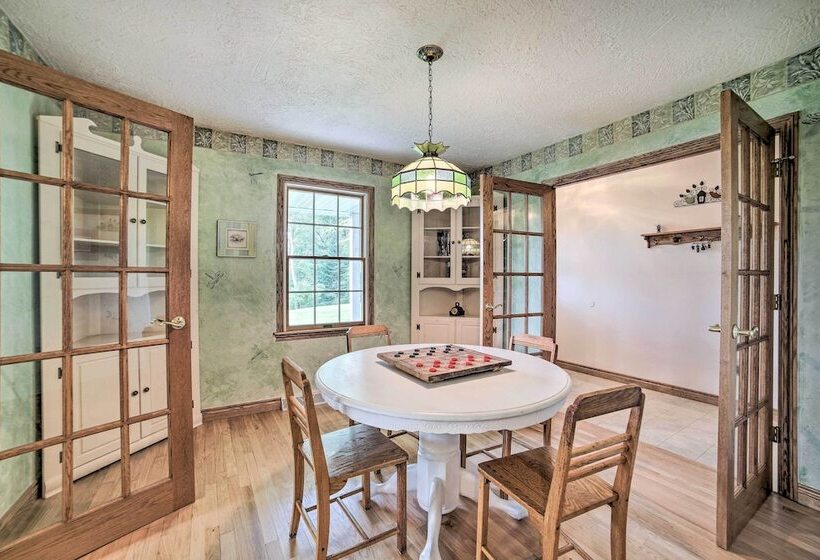 Family Friendly Retreat On Long Noble Lake!