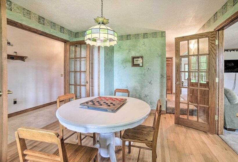 Family Friendly Retreat On Long Noble Lake!