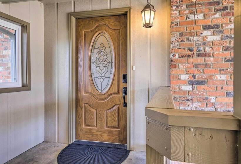 Farmhouse W/ Game Room, 1 Mi To Lake Lowell!