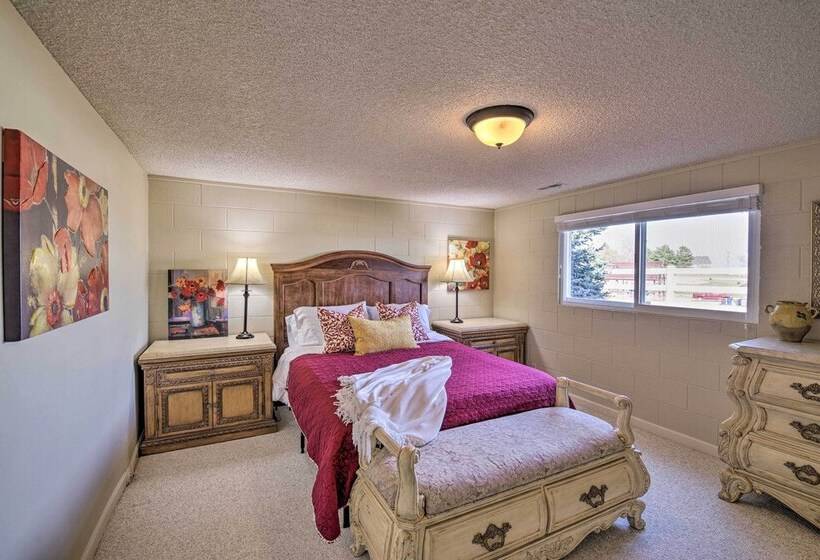 Farmhouse W/ Game Room, 1 Mi To Lake Lowell!