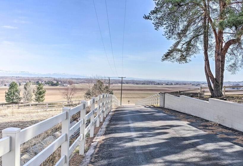 Farmhouse W/ Game Room, 1 Mi To Lake Lowell!