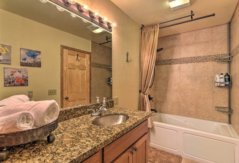 Flagstaff Home W/ On Site Trails, 3 Mi To Dtwn!