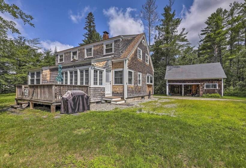 Franconia Escape On Half Acre W/ Fire Pit & Deck!