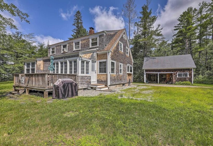 Franconia Escape On Half Acre W/ Fire Pit & Deck!