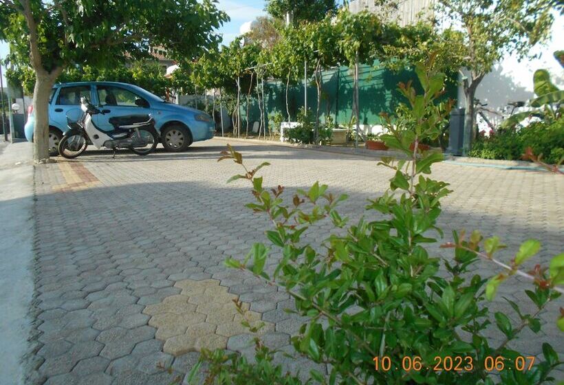 Garifalia Studio S