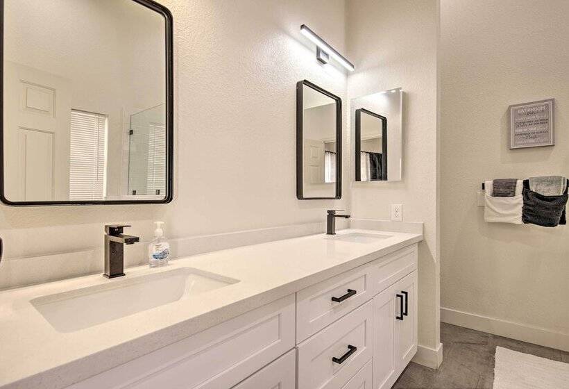 Glendale Family Home: Close To Golf & Westgate