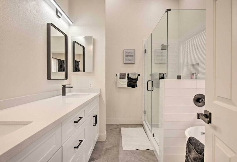 Glendale Family Home: Close To Golf & Westgate