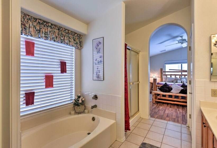 Glendale Home W/ Pool   Walk To Nfl Games!