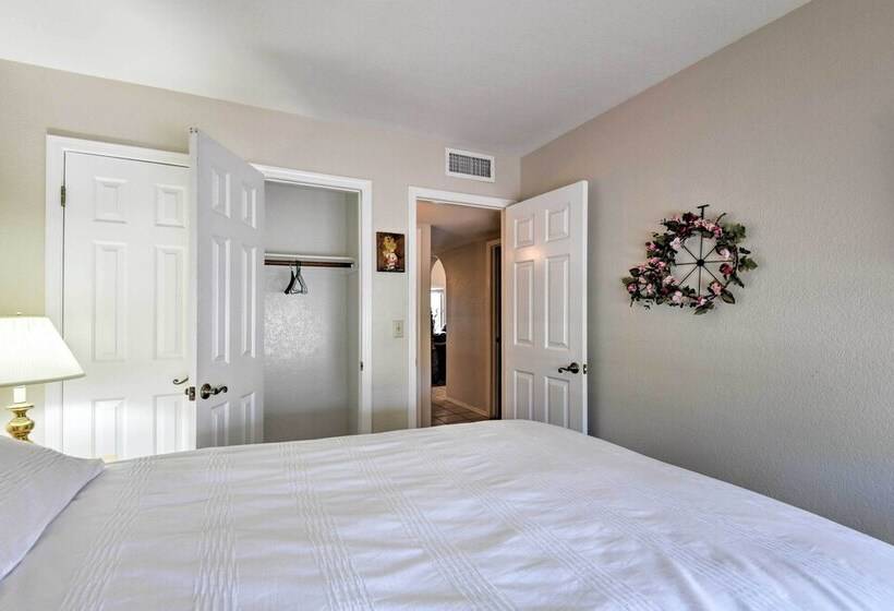 Glendale Home W/ Pool   Walk To Nfl Games!