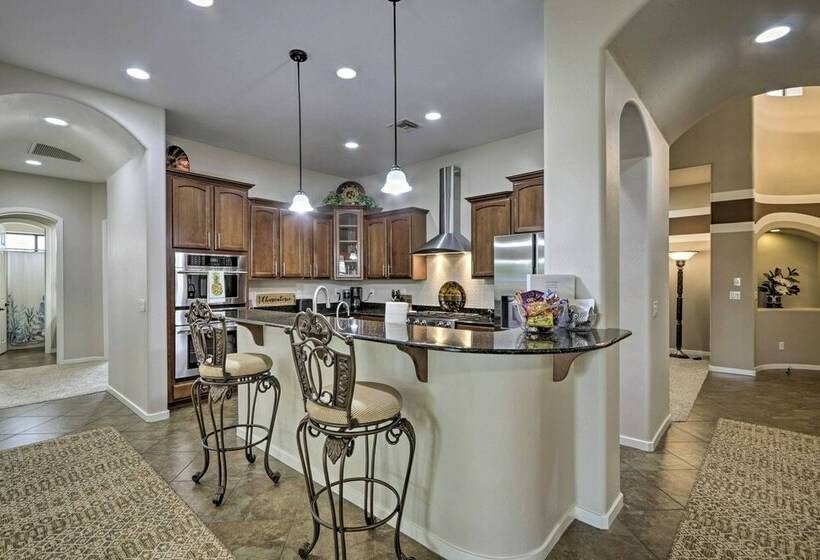 Goodyear Home W/ Outdoor Oasis On Golf Course