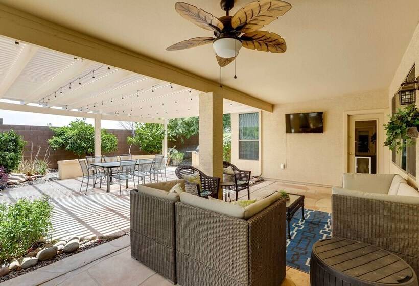 Gorgeous Goodyear Home W/ Pool & Hot Tub!