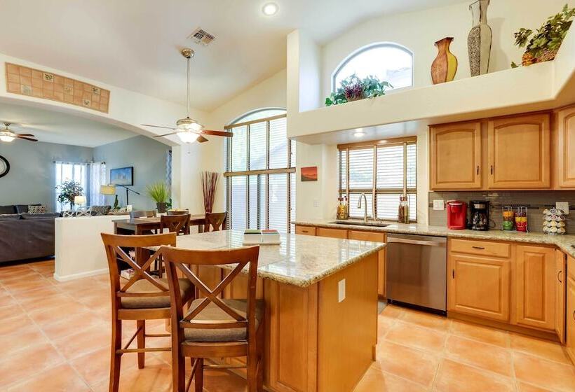 Gorgeous Goodyear Home W/ Pool & Hot Tub!