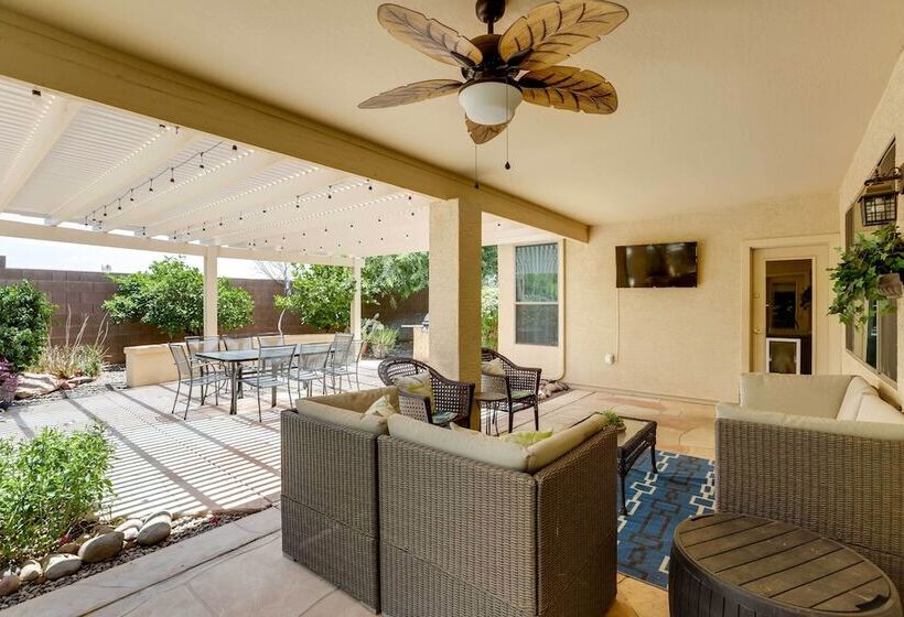 Gorgeous Goodyear Home W/ Pool & Hot Tub!