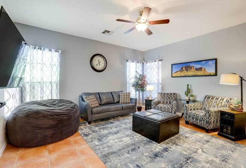 Gorgeous Goodyear Home W/ Pool & Hot Tub!