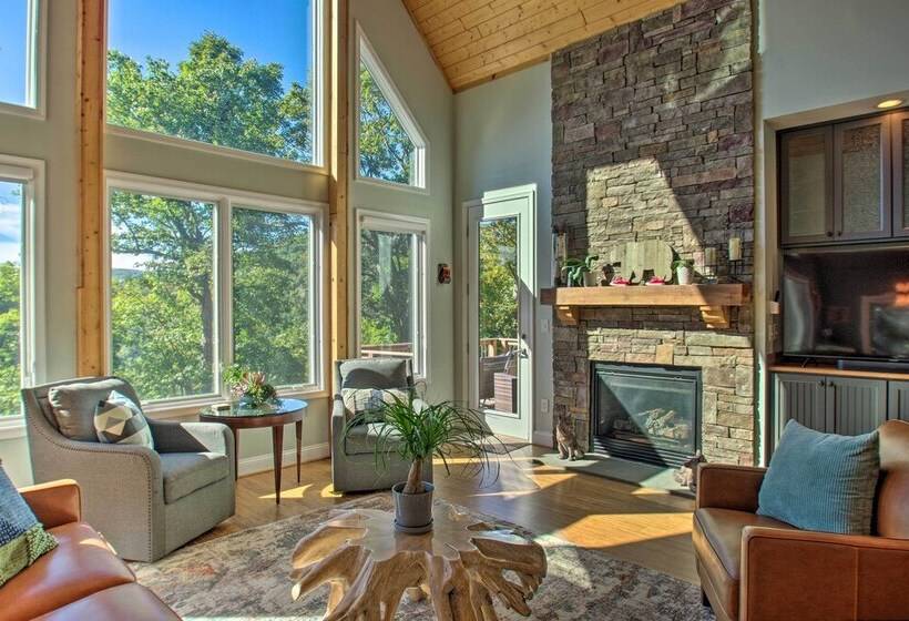 Grand Chalet W/ Hot Tub   Near Wintergreen Resort