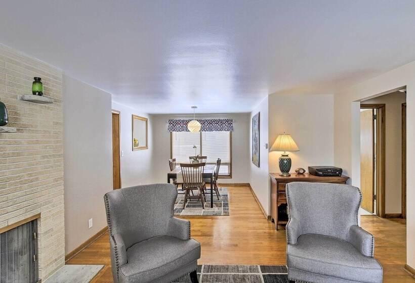 Green Bay Home: 3 Blocks To Lambeau Field!