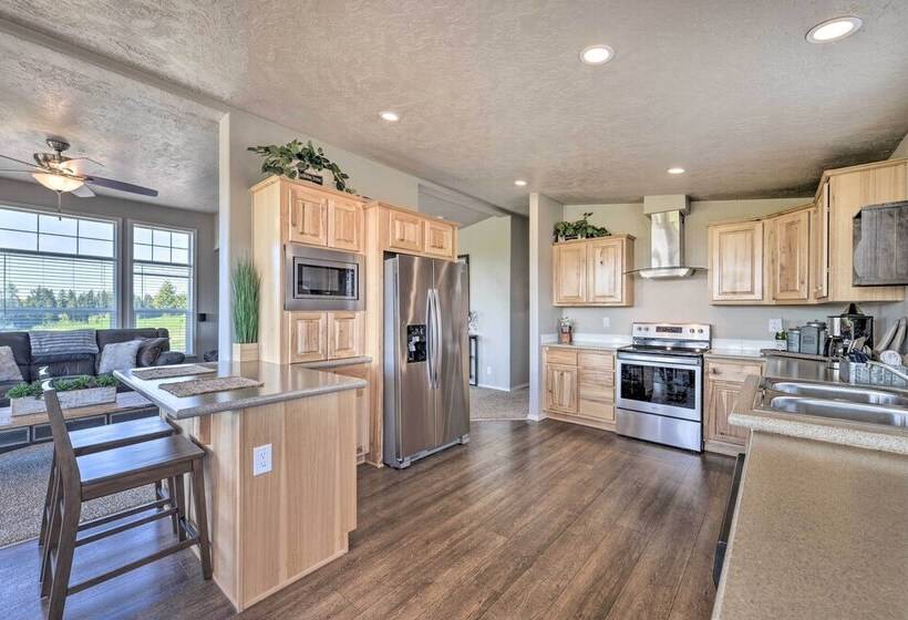 Griffel River Ranch W/ Views   An Anglers Dream!