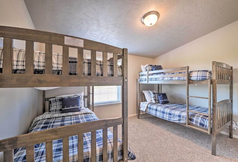 Griffel River Ranch W/ Views   An Anglers Dream!