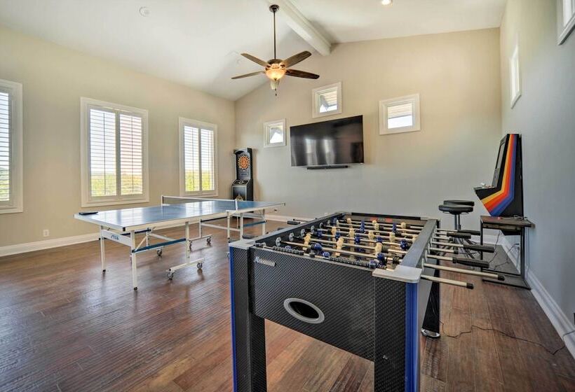 Helotes Hill Country Hideaway W/ 2 Decks!