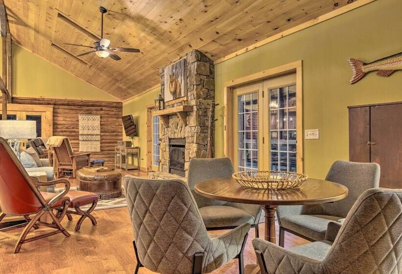 Hendersonville Cabin W/ Deck & Mountain Views