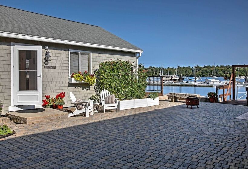 Heron Cottage  On Casco Bay W/ Deck & Boat Dock!