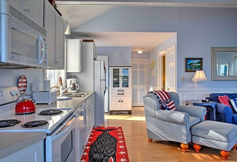 Heron Cottage  On Casco Bay W/ Deck & Boat Dock!