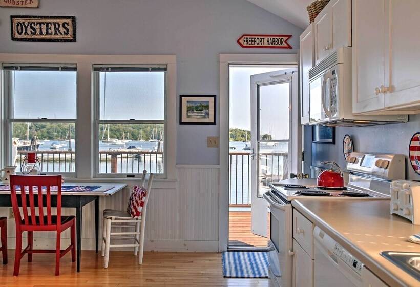 Heron Cottage  On Casco Bay W/ Deck & Boat Dock!