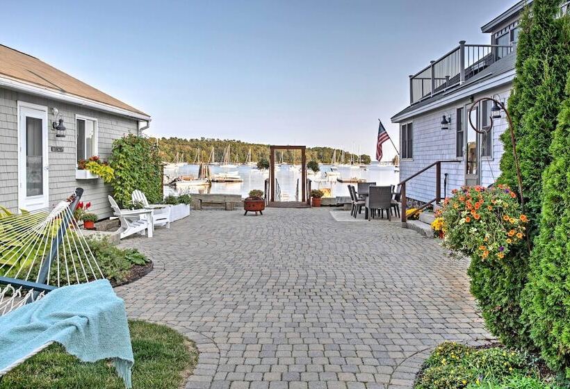 Heron Cottage  On Casco Bay W/ Deck & Boat Dock!