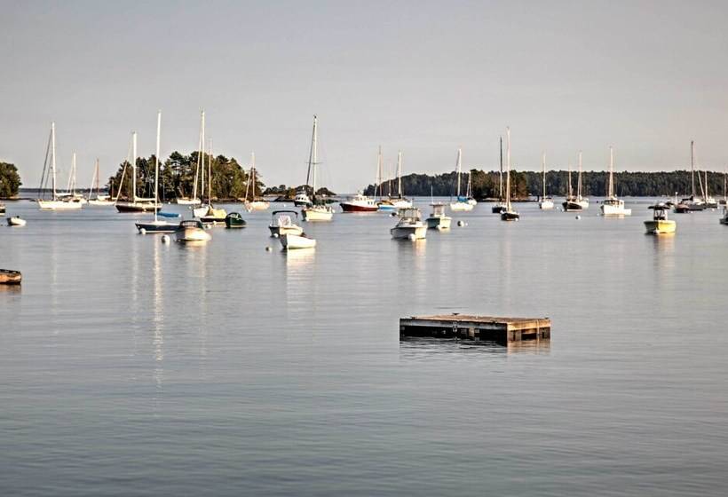 Heron Cottage  On Casco Bay W/ Deck & Boat Dock!