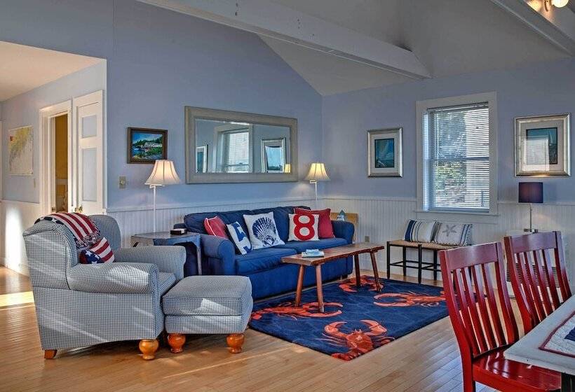 Heron Cottage  On Casco Bay W/ Deck & Boat Dock!