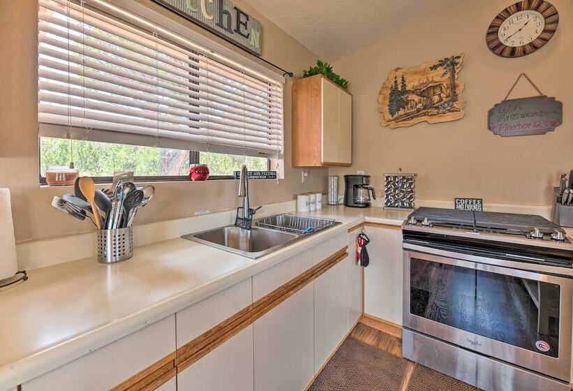 High Country Hideaway W/ Fire Pits & Grill!