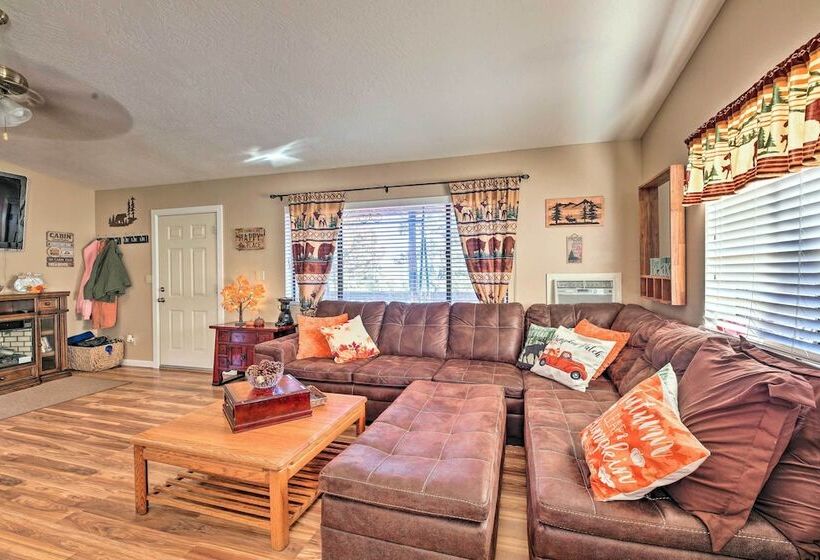High Country Hideaway W/ Fire Pits & Grill!