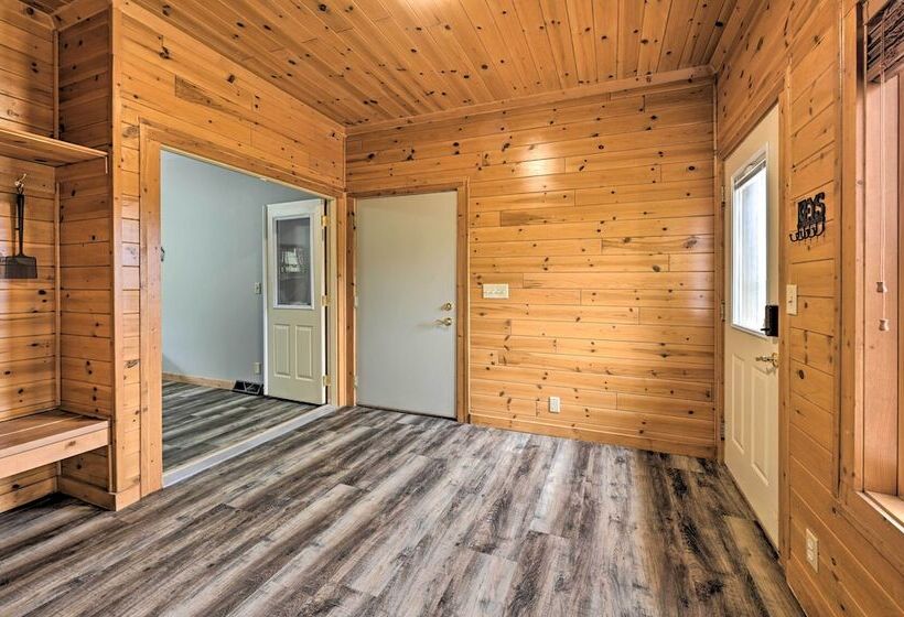 Hillside Hideaway W/ Hot Tub & Heated Patio!