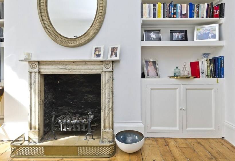 Historic Family Home Near Hampstead Heath By Underthedoormat