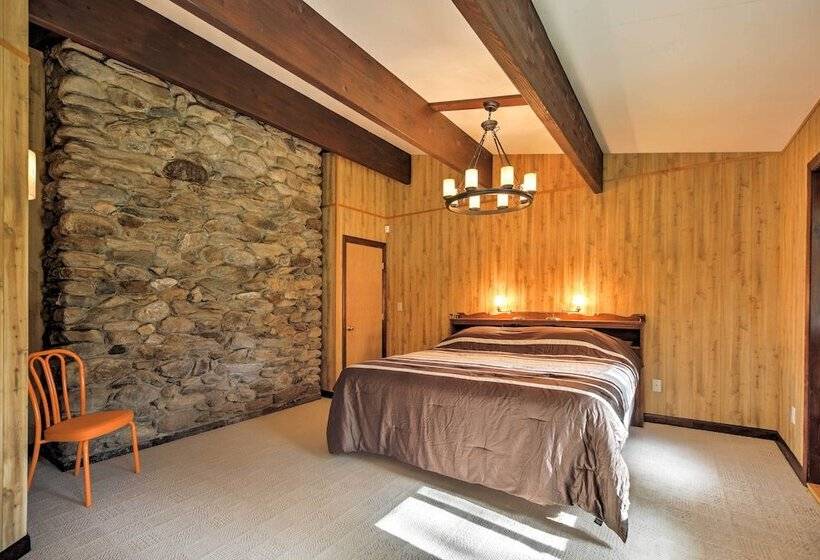 Home W/ Sauna   Close To Pico & Killington Mtns!