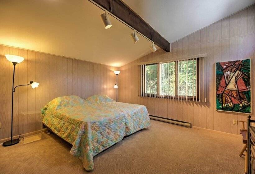 Home W/ Sauna   Close To Pico & Killington Mtns!