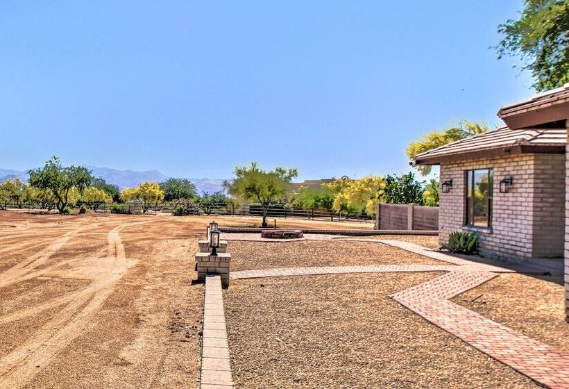 Luxe Scottsdale Home W/ Horse Stables & Pool!