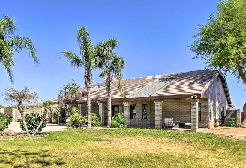 Luxe Scottsdale Home W/ Horse Stables & Pool!