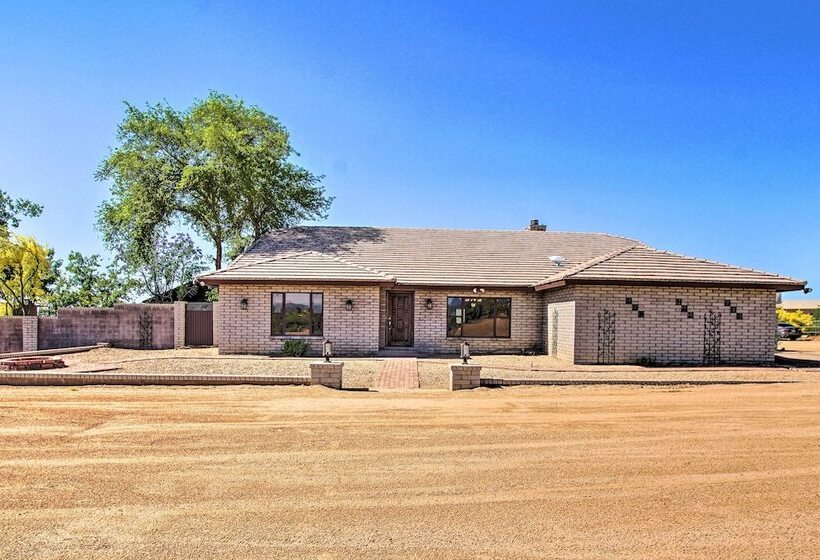 Luxe Scottsdale Home W/ Horse Stables & Pool!