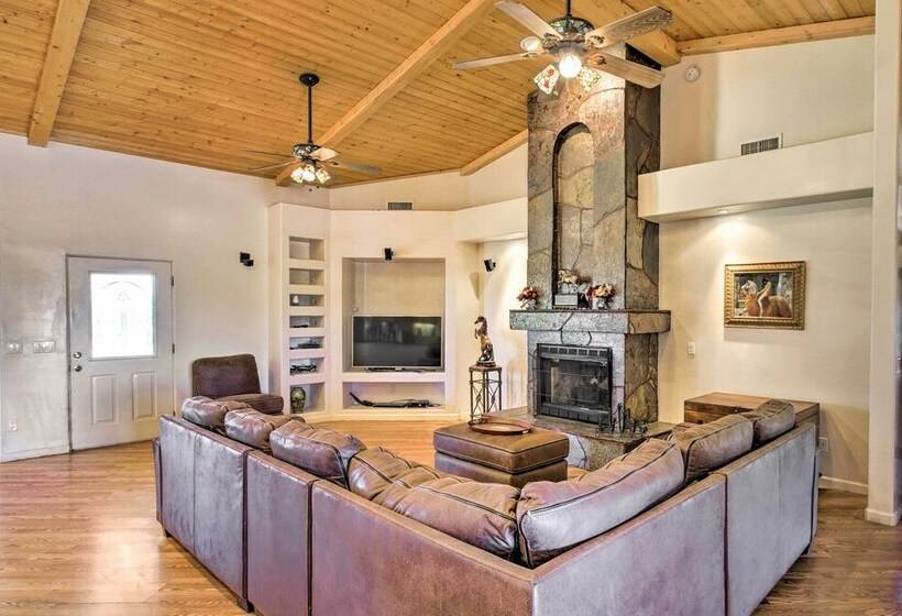 Luxe Scottsdale Home W/ Horse Stables & Pool!