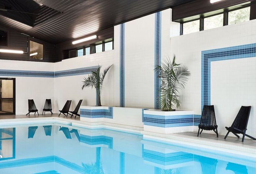 مسافرخانه Awol Stowe